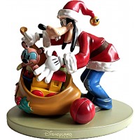 Goofy Christmas Figure, Disneyland Paris